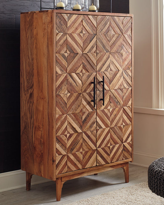 Gabinwell Accent Cabinet